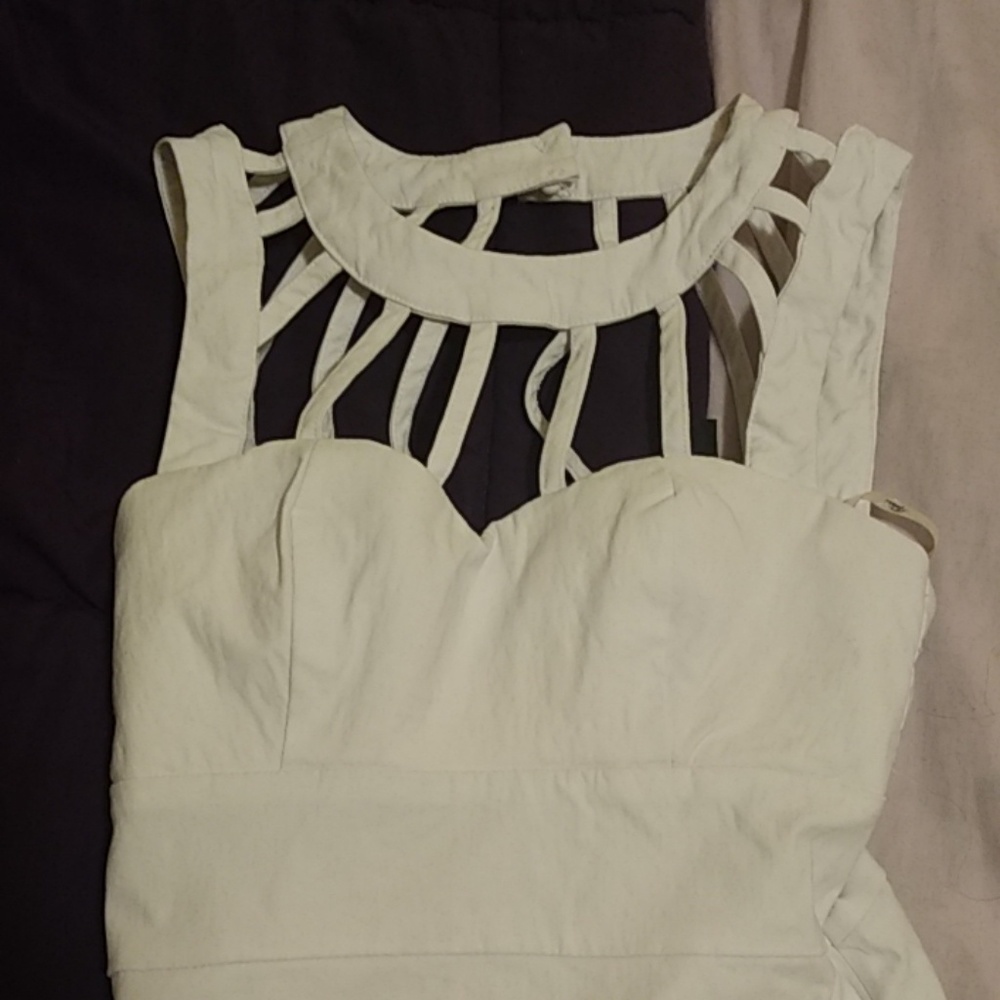 Dress - Picture 2 of 3